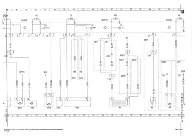 Complex wiring diagram showing electrical connections, relays, and modules for smart Roadster 452 chassis